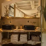 La Casa Dei Gatti A Seccheto, Chicca 세켈로